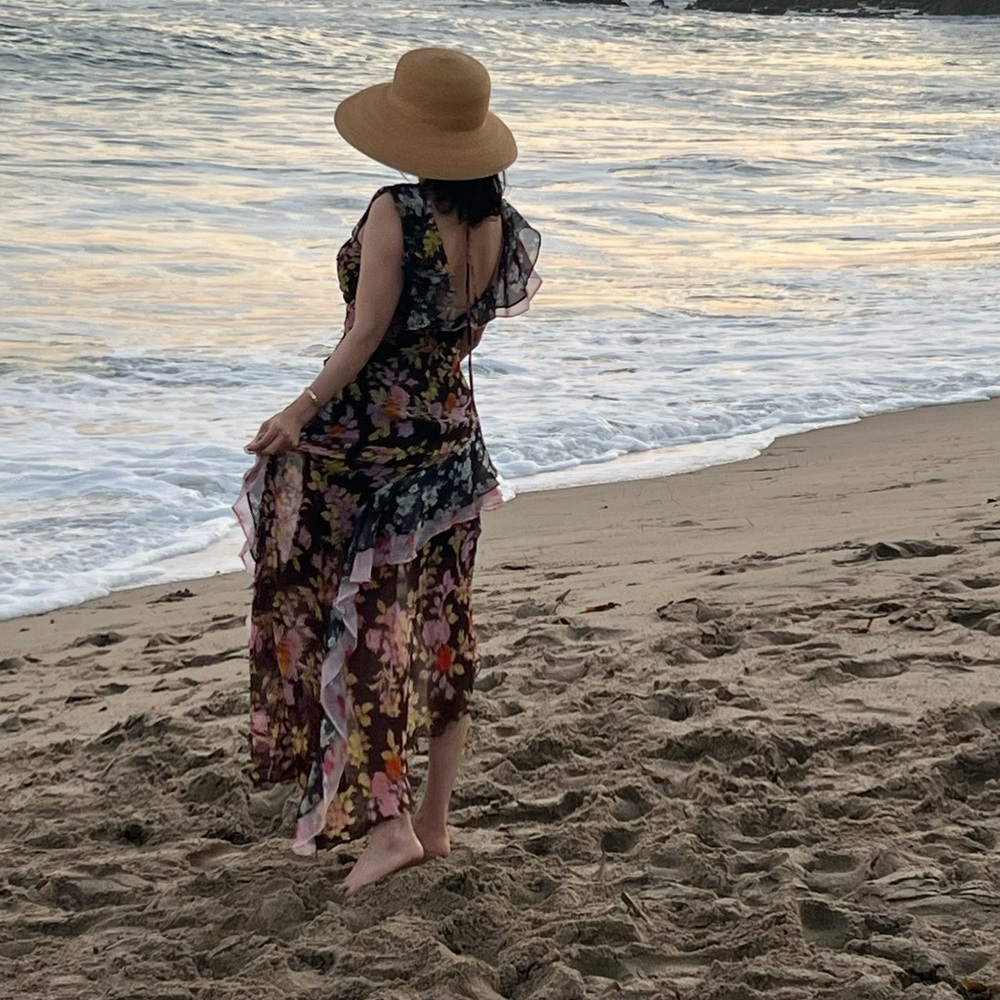 ❤️🥰🦊Asos limited edition unique Floral Asymmetrical Dress